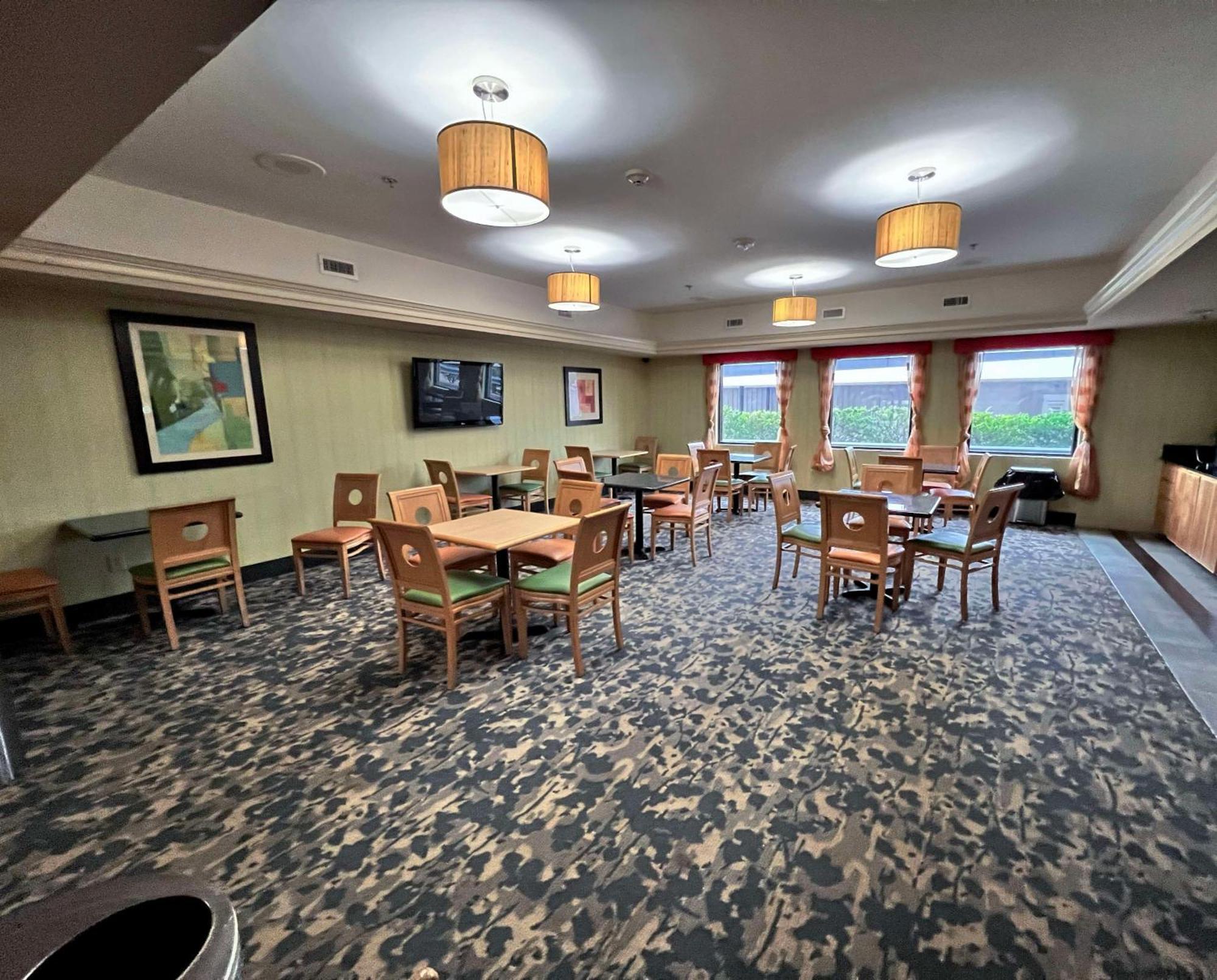 Best Western Plus Glen Allen Inn Exterior photo